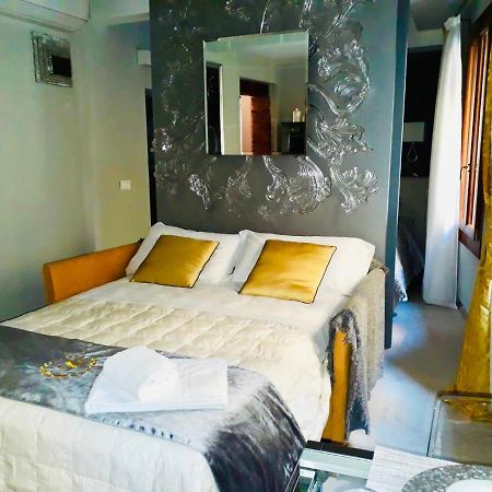 Suite Dream On The River Veneza Exterior foto