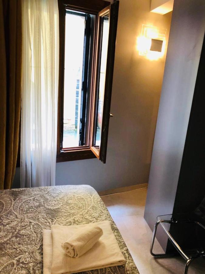 Suite Dream On The River Veneza Exterior foto